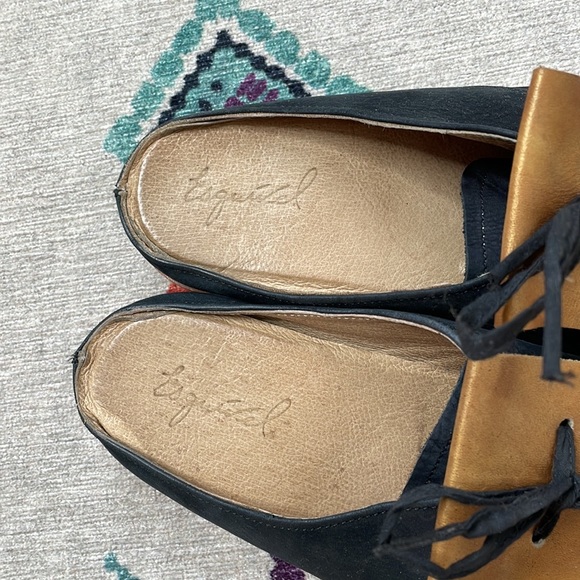 Esquivel Kiltie Slide Mule shoes - Picture 3 of 7